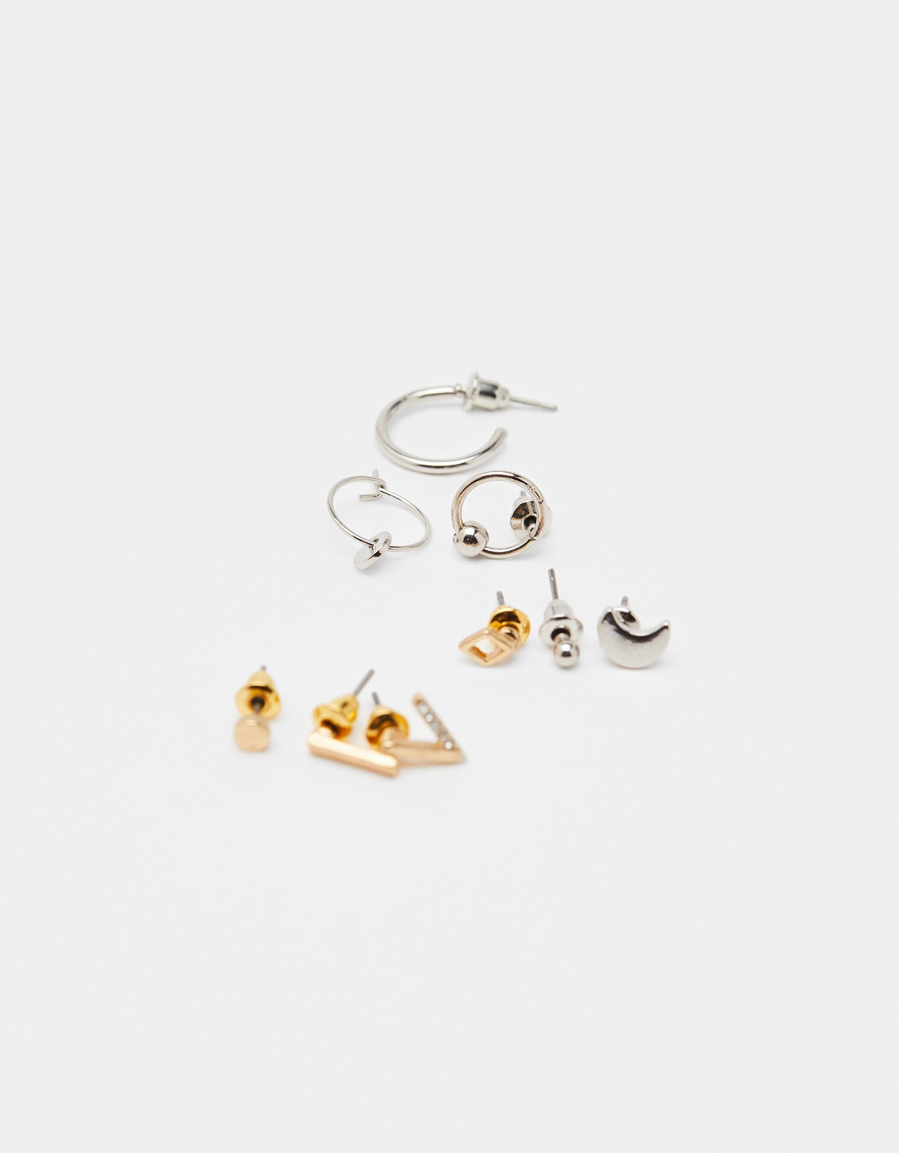 Set of minimalist earrings