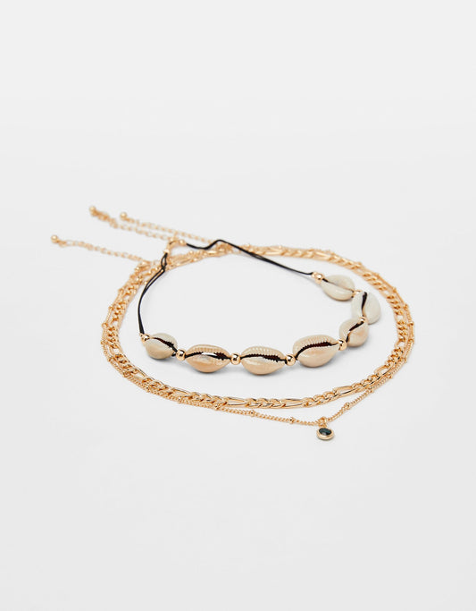 Chain and seashell choker necklace